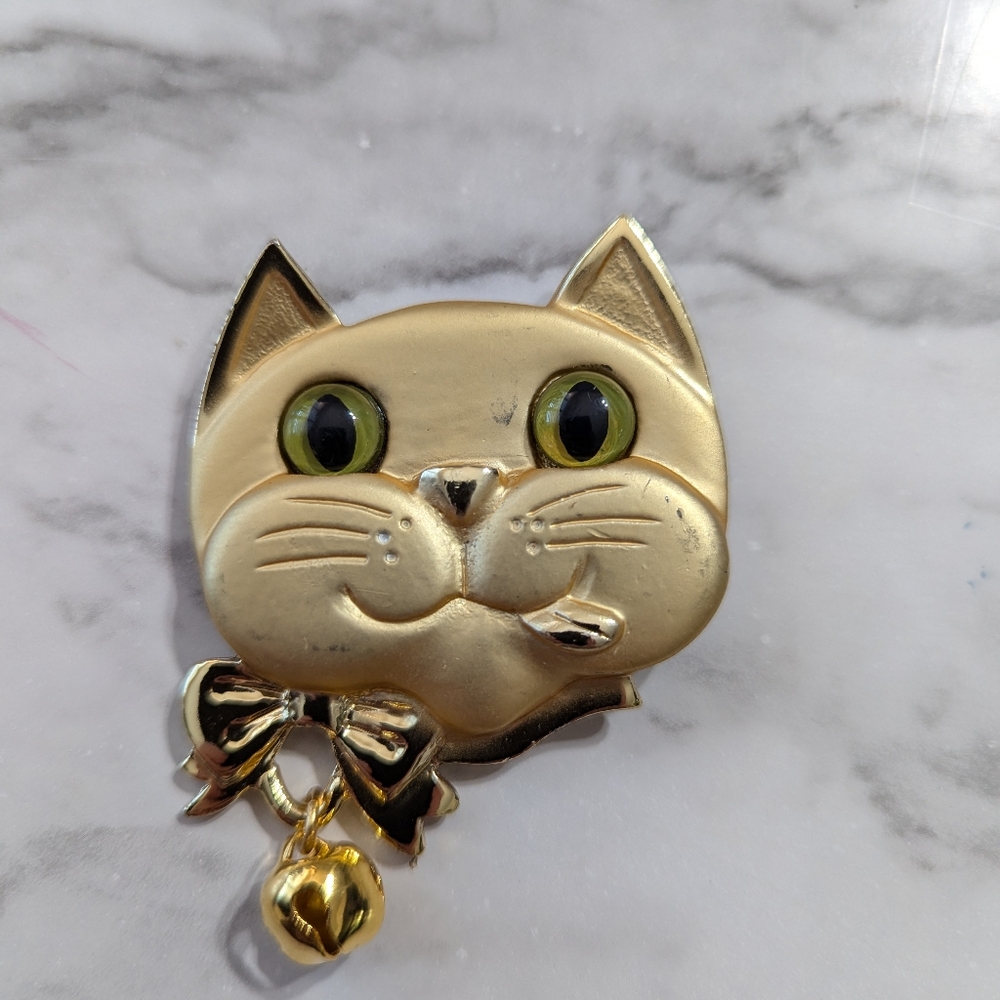 Large Cat Brooch Gold Tone Whimsie with Bell stamped Razza Tongue sticking out